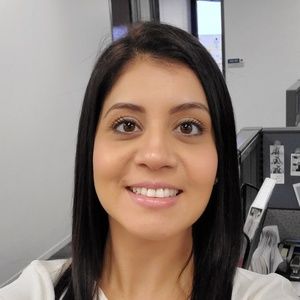 Meet your Posher, Adriana